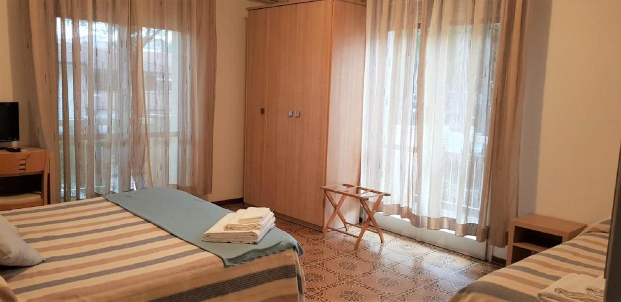 Hotel Enrica Cervia Exteriör bild
