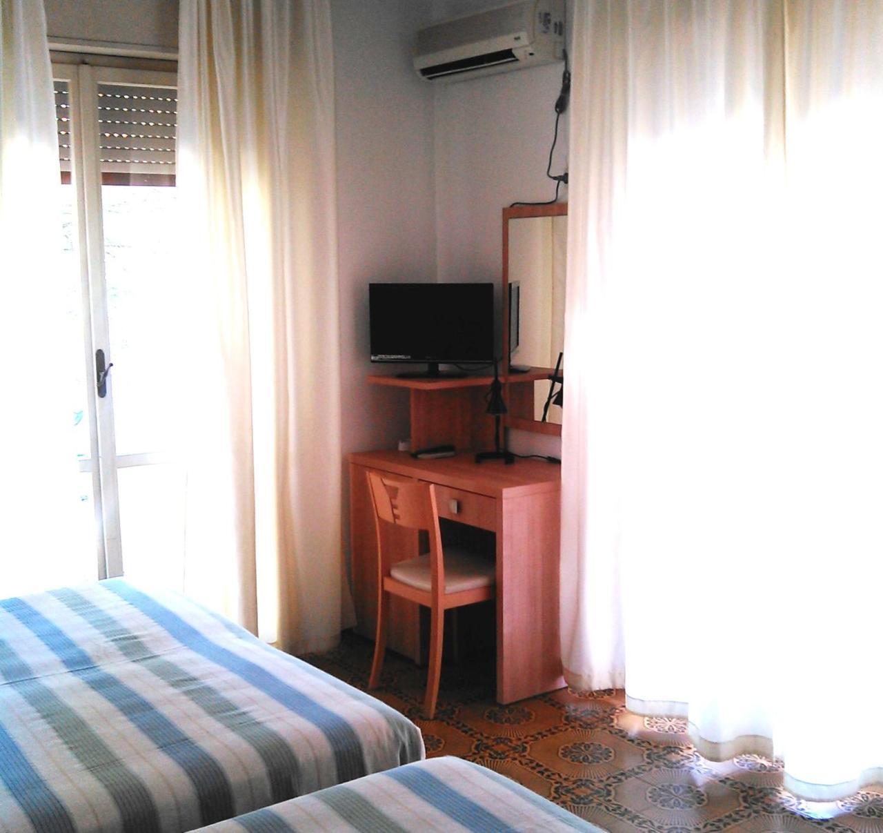 Hotel Enrica Cervia Exteriör bild